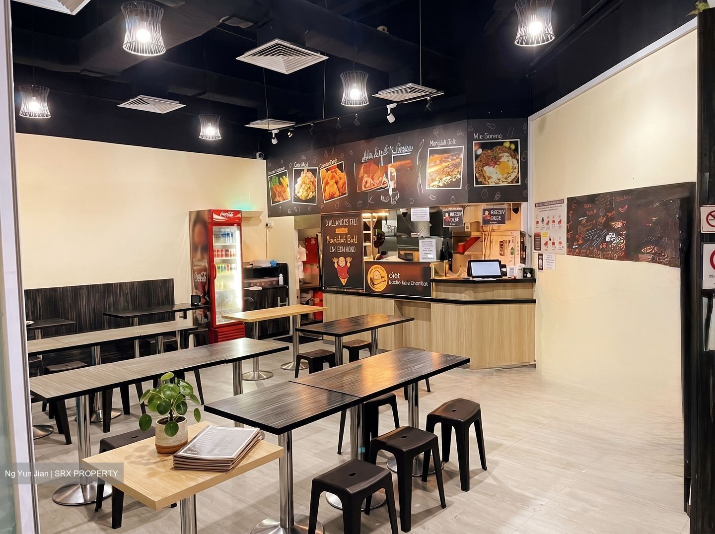 Junction Nine (D27), Retail #591737081